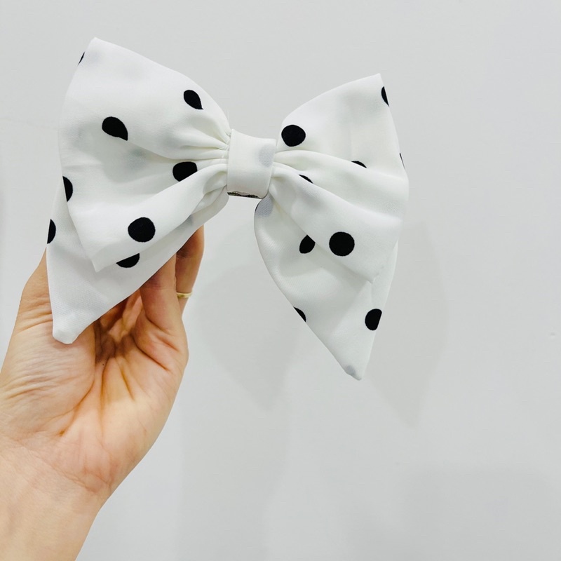 Váy tằm trắng chấm bi, váy hai dây bé gái, tặng kèm kẹp nơ xinh