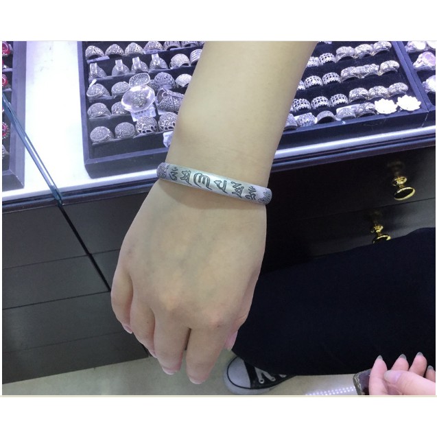 VÒNG TAY KHẮC OM MANI PADME HUM TÂY TẠNG - VT240