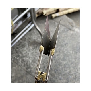 dao lấy mắt khóm