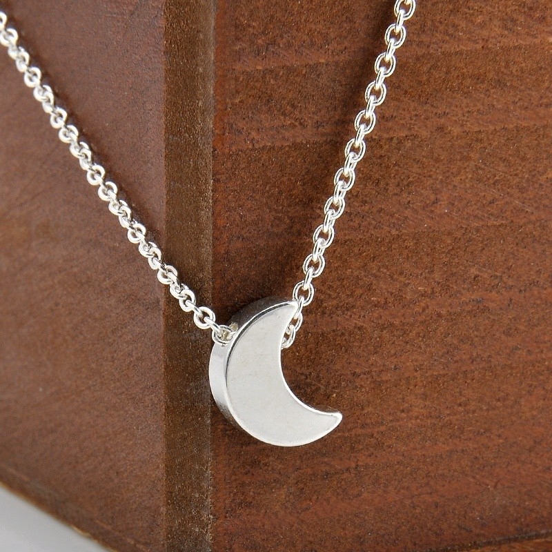 Fashion Exquisite Star Moon Pendant Short Clavicle Chain Necklace Girl Jewelry Gift