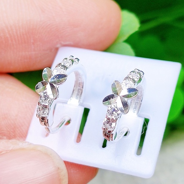 Bông tai bạc bông tròn cỏ may mắn viền đá( hàng kỹ)