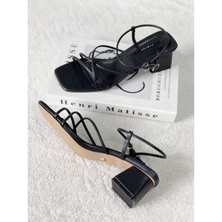Sandal dây mảnh