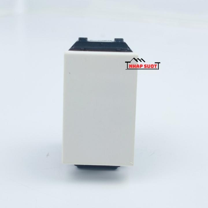 Hạt Công Tắc Trung Gian PANASONIC Bốn Chân Đa Chiều 16A Màu Trắng Tuyết WEG 5004KSW