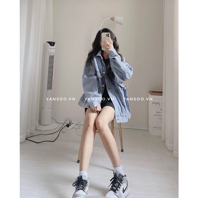 Áo khoác jean from rộng tag logo dưới túi , áo khoác bò xanh demin và màu đen oversize Quảng Châu YANSOO