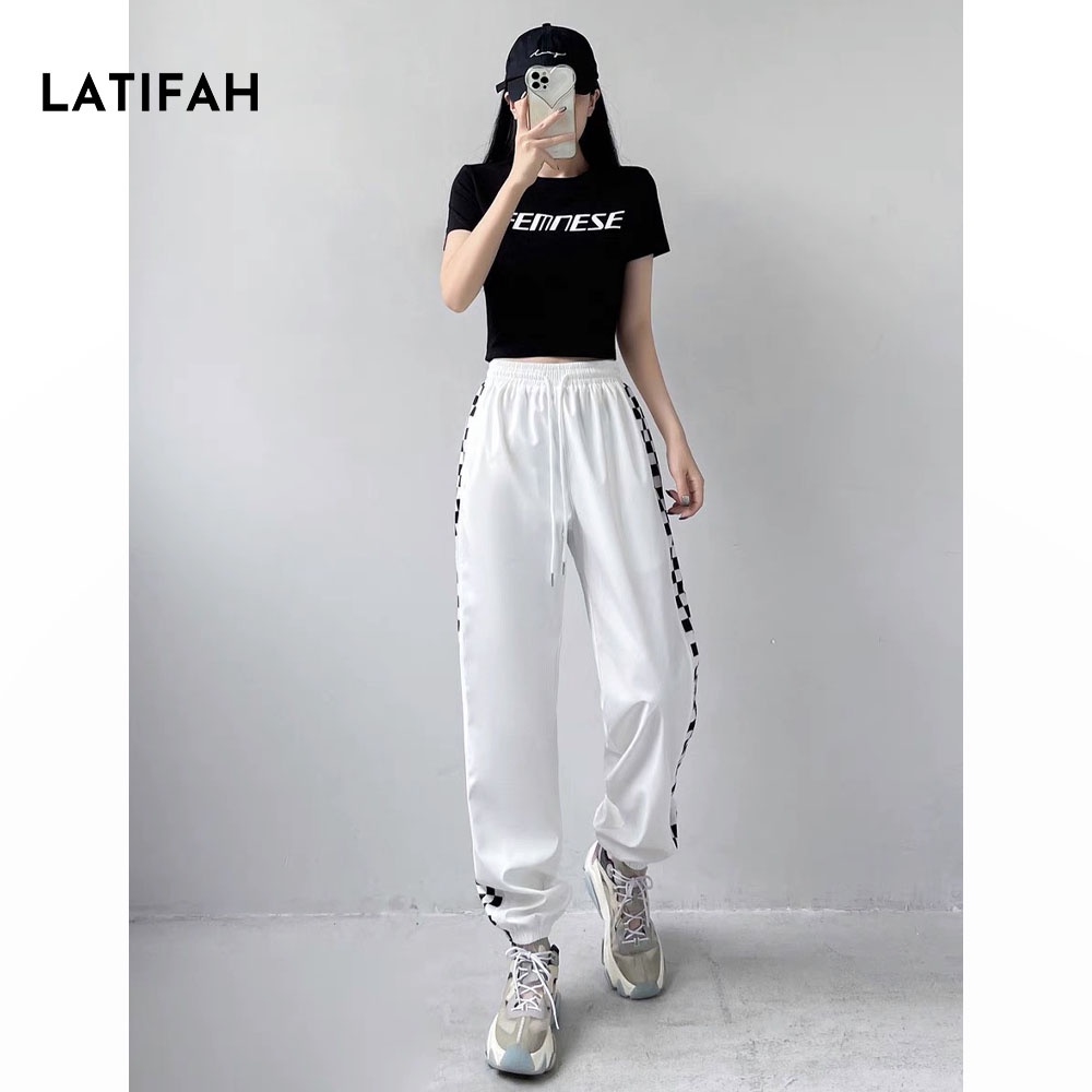 Áo thun croptop tay lỡ Latifah in chữ FEMNESE AT013 chất vãi dày dặn co giãn 4 chiều