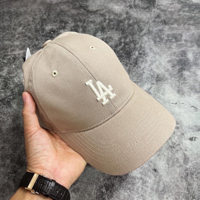 Mũ lưỡi trai MLB màu beige - logo trắng