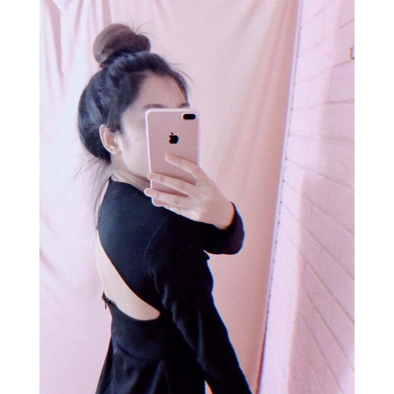 Váy body loe nhẹ cổ vuông