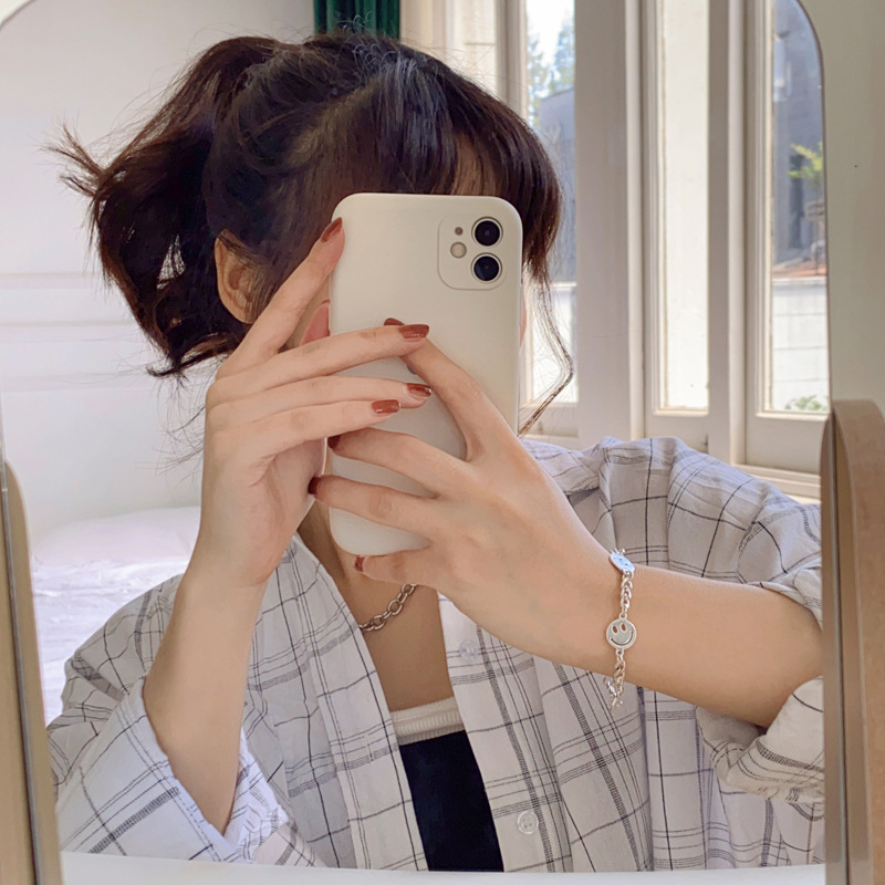 Vòng Tay Kim Loại Không Gỉ Hình Mặt Cười Xinh Xắn Cho Nữ