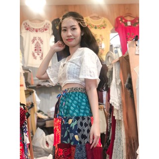 Áo croptop Thêu cổ V hở lưng