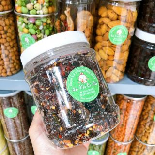 Chùm ruột, me muối ớt.