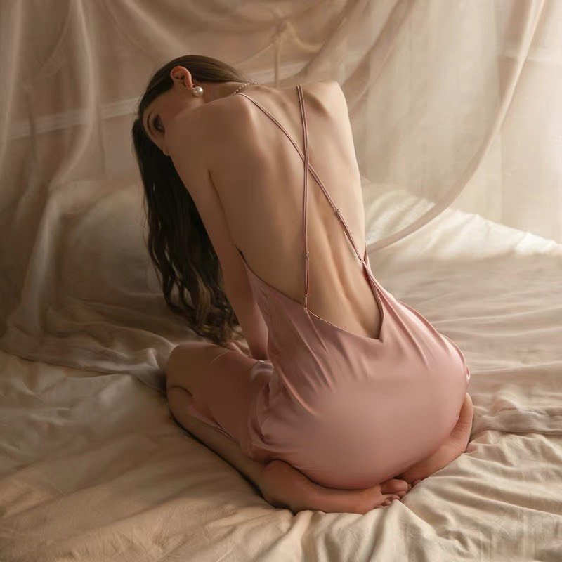 SX824 – Váy ngủ lụa 2 dây dáng ngắn thiết kế dây chéo hở lưng sexy quyến rũ
