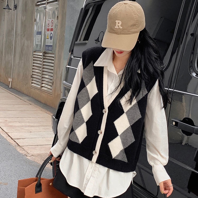 Phiên bản Hàn Quốc  áo cardigan Set áo len cổ chữ V không tay và áo khoác ngoài màu trắng đen phong cách Hàn Quốc cho nữ 77
