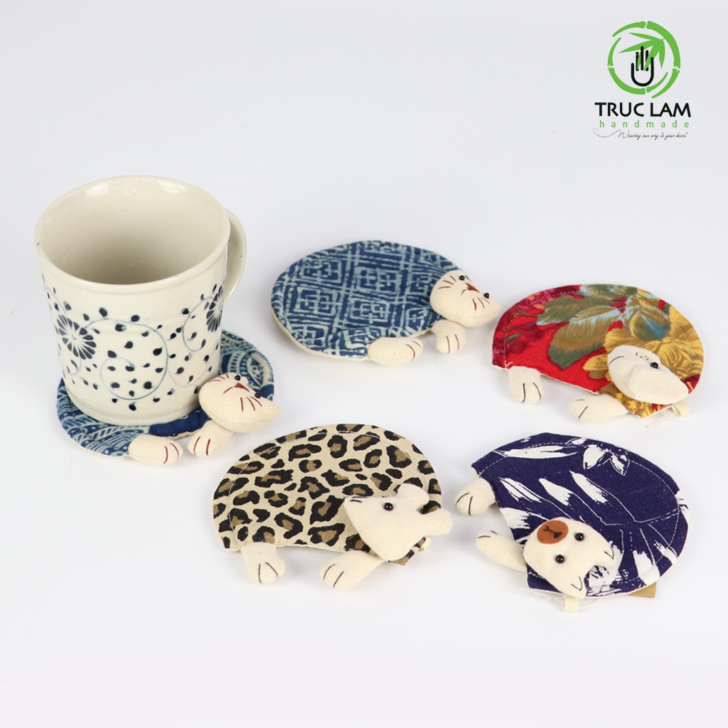 Miếng Lót Ly Lót Cốc Vải Thổ Cẩm Sáp Ong Vẽ Tay Mèo Bông Lười – Trúc Lâm Handmade