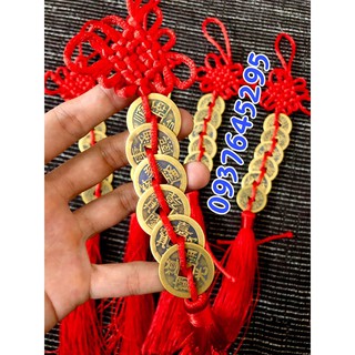 Xâu tiền xu lục đế
