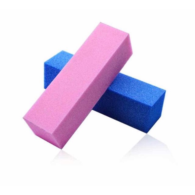 1 cái dũa móng mịn, bóng màu hồng