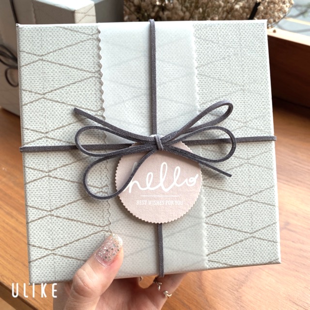 HỘP QUÀ TẶNG HÌNH VUÔNG 02