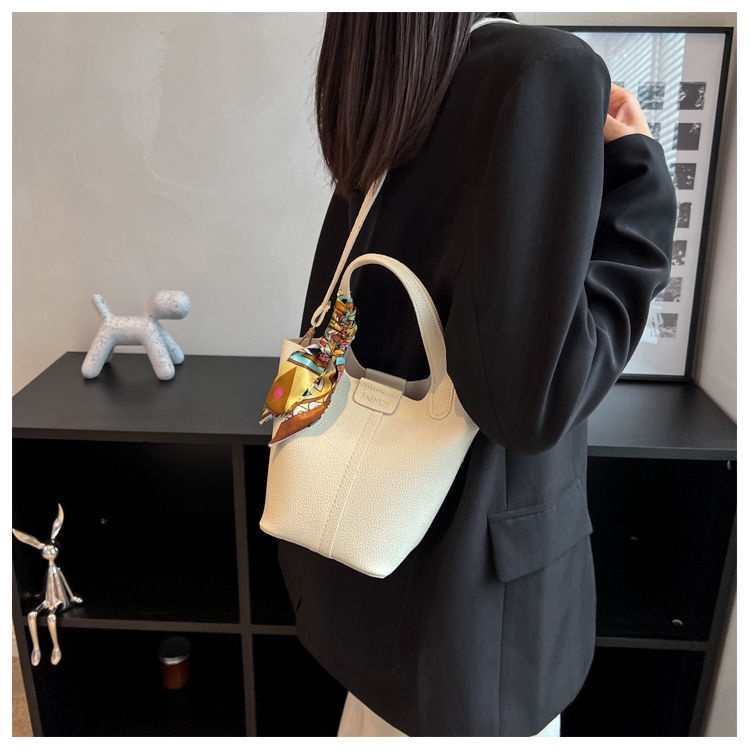 Túi Xách Da Pu Thời Trang Mùa Hè Phong Cách Mới Phổ Biến Cho Nữ