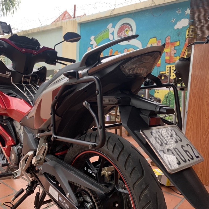 Baga hông Givi cho xe Winner X/ Winner V1