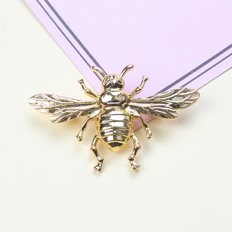 Trâm Cài Áo Hình Con Ong Đính Ngọc Trai Sang Trọng