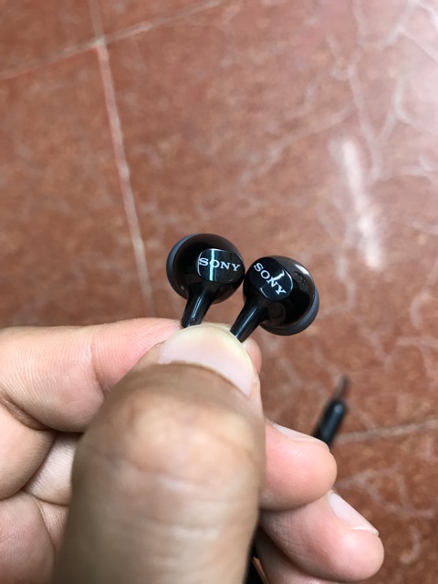 Tai nghe bluetooth Sony WI-C300