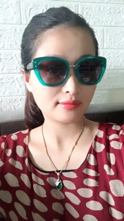 Kính mắt và dây lưng