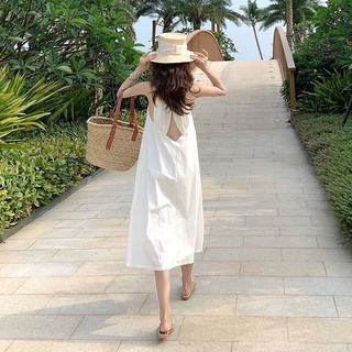 Váy yếm hở lưng