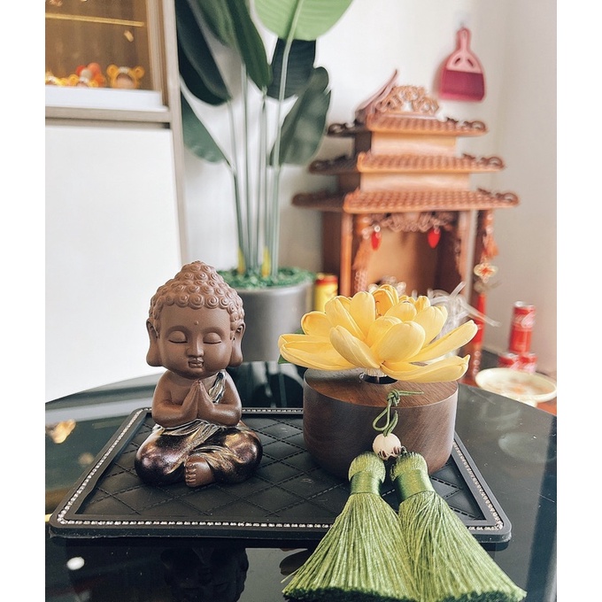 Phụ Kiện Trang tri xe hơi : TƯỢNG PHẬT BÊN LIÊN HOA