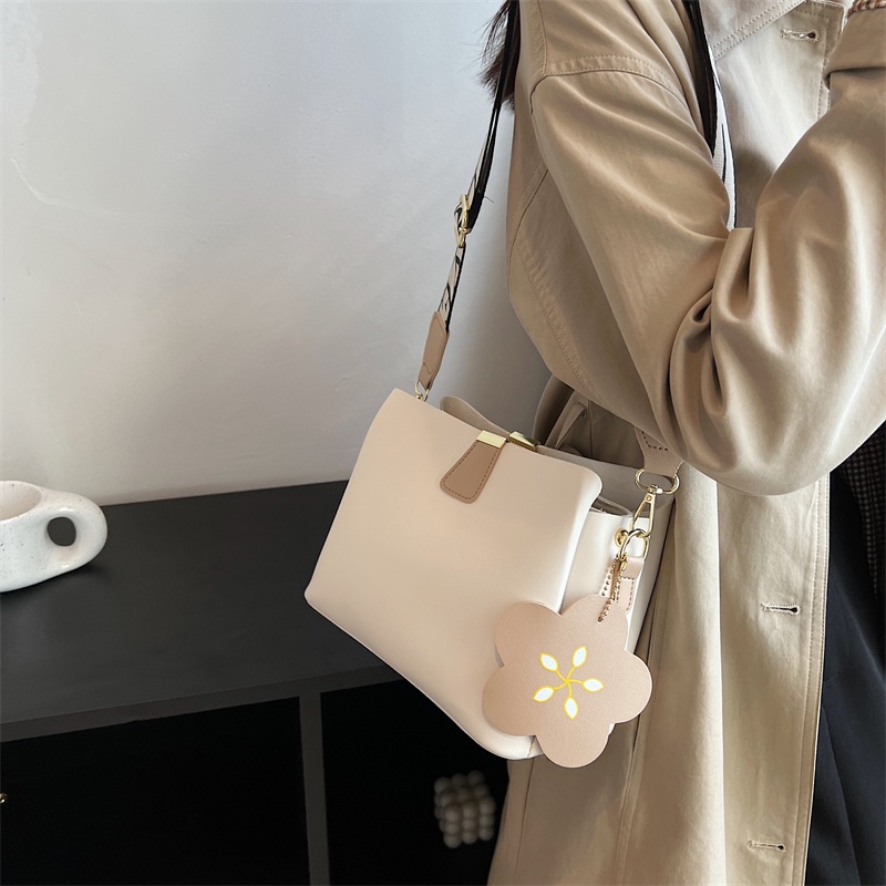 Túi Xách bucket Cỡ Nhỏ Thời Trang Cao Cấp 2022