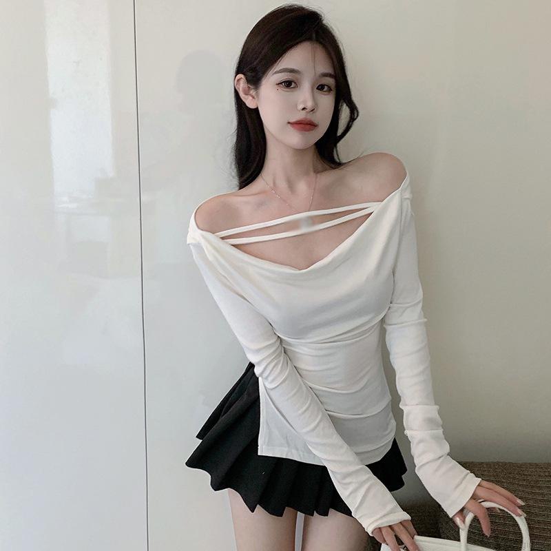 Áo thun tay dài cổ xéo màu trơn ôm dáng thời trang cho nữ