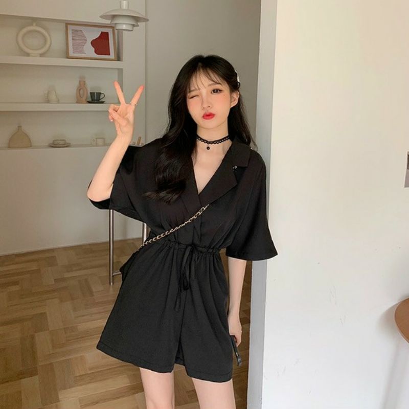 Jumpsuit ngắn rút eo cổ vest, bộ jum đùi vải lụa chéo Ý - DTH