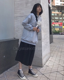 Áo hoodie+chân váy có sẵn