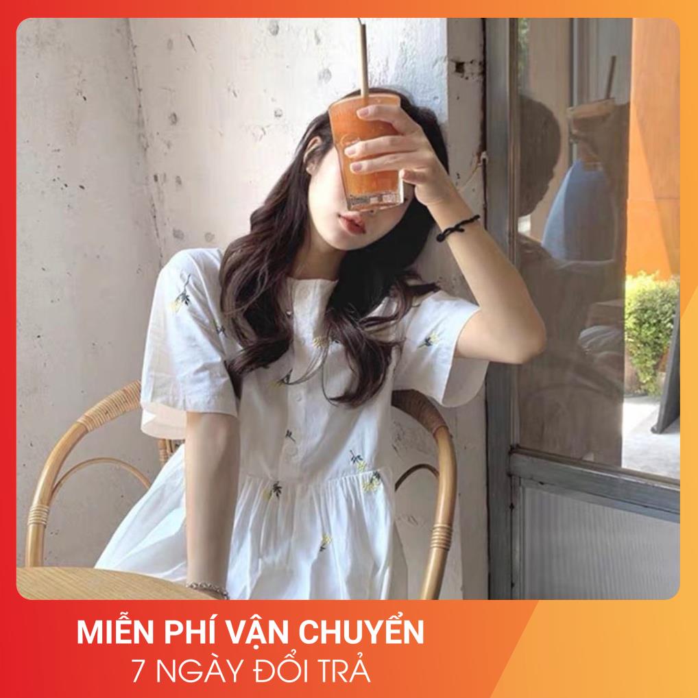 Đầm Cúc Dọc Hoa Nhí Tay Lỡ 24AP Nữ [FREESHIP] 🌸 Váy trắng form suông rộng bánh bèo tiểu thư phối cổ thuyền Ulzzang 🌸 | BigBuy360 - bigbuy360.vn