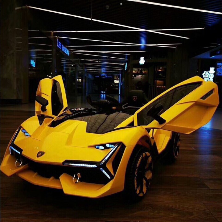 Xe ô tô điện trẻ em kiểu Lambo cánh mở sành điệu LT630