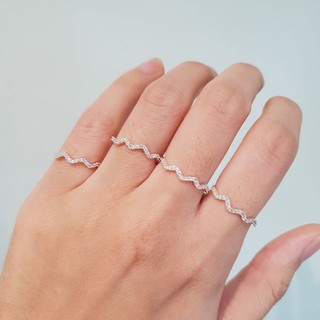 Nhẫn bạc hình sóng đính đá