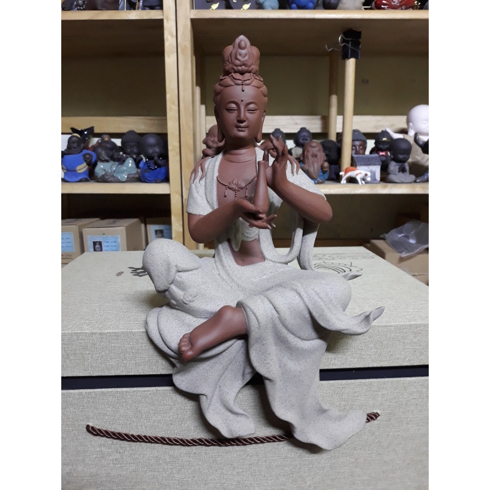 Tượng Quan Âm Bồ tát nâng Bình phổ độ chúng sinh gốm tử sa- Tượng phật thích hợp trang trí decor không gian thanh tịnh