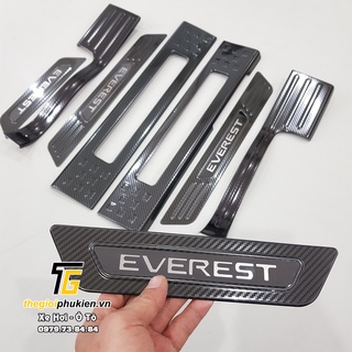 Ốp bậc cửa carbon ford everest 2017-2020