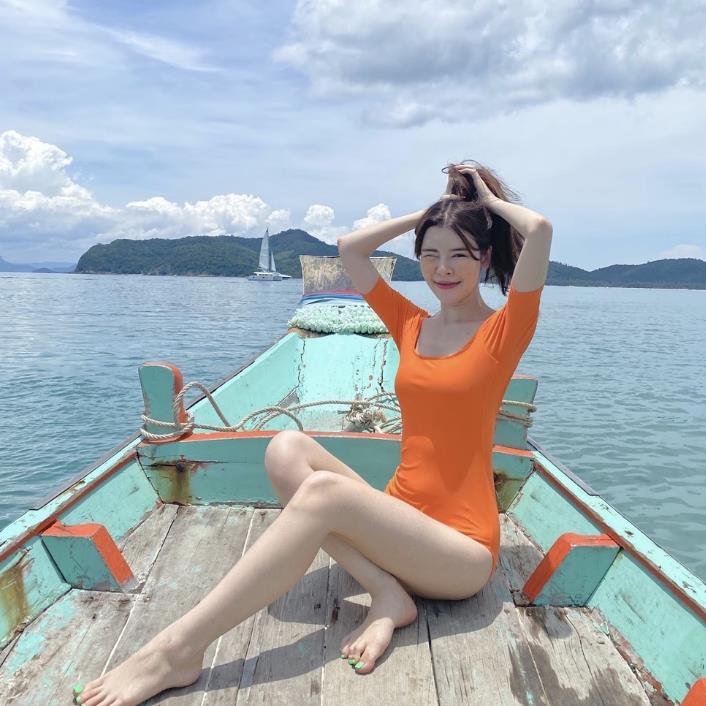 Đồ Tắm Một Mảnh Hở Lưng Phong Cách Gợi Cảm Dành Cho Nữ