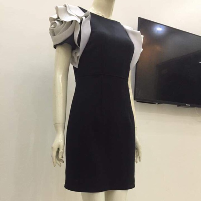Váy chị Nguyễn Hoa