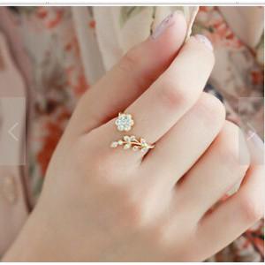 Nhẫn hình hoa đính đá kiểu dáng thanh lịch cho nữ