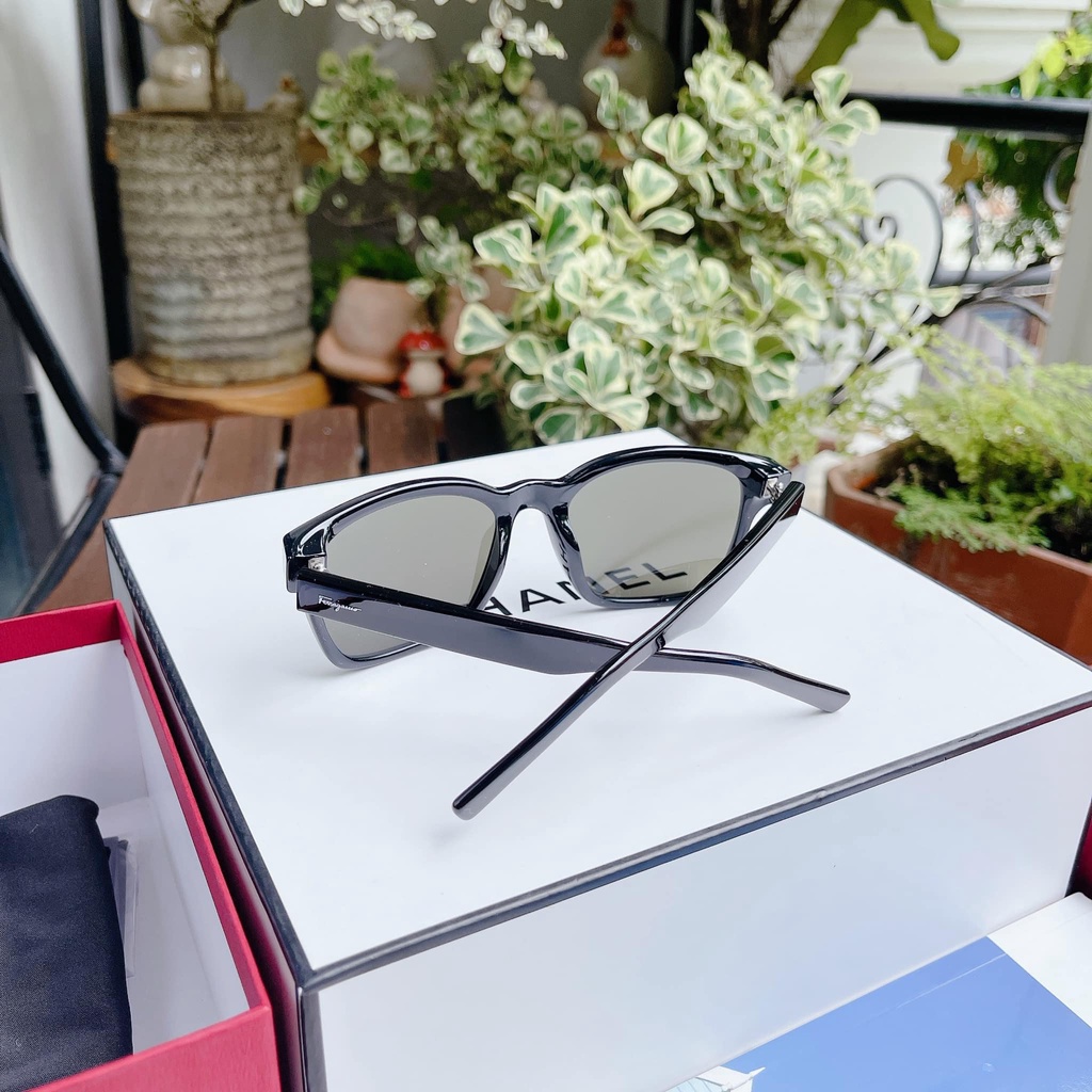 Kính Mát Salvatore Ferragamo SF959S 001 dáng vuông viền đen SF959S