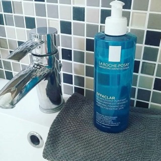 Sữa rửa mặt La Roche-Posay Effaclar Purifying Foaming Gel Cleanser 400ml