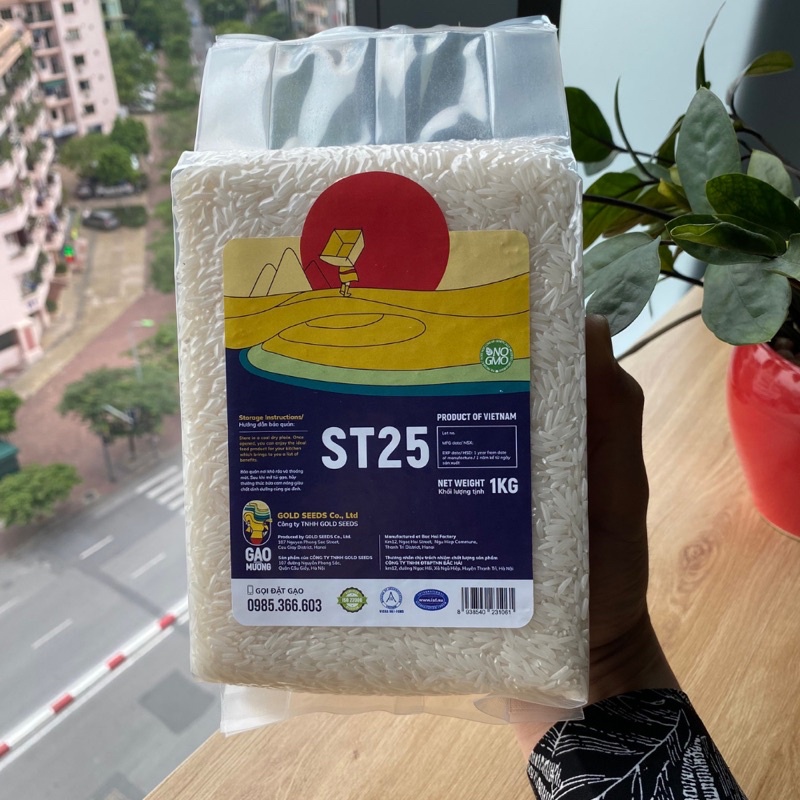Gạo hữu cơ ST25 thơm ngon đóng gói hút chân không 1kg | BigBuy360 - bigbuy360.vn
