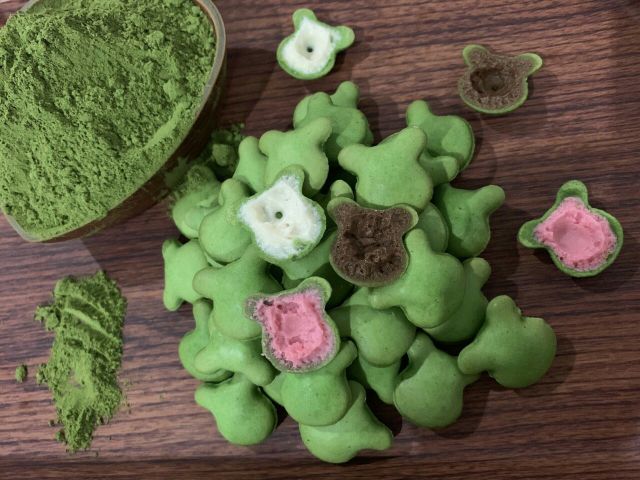 Bánh gấu nhân kem vị chùm ngây