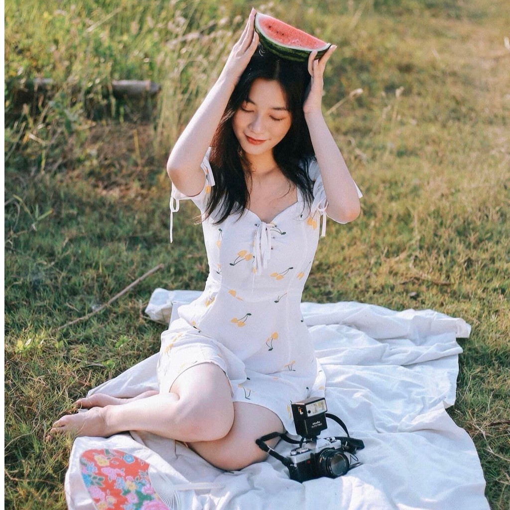 Đầm nữ trắng họa tiết cherry vàng cúp ngực công chúa siêu xinh - cece house | BigBuy360 - bigbuy360.vn