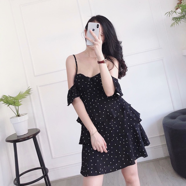 Đầm rớt vai bi