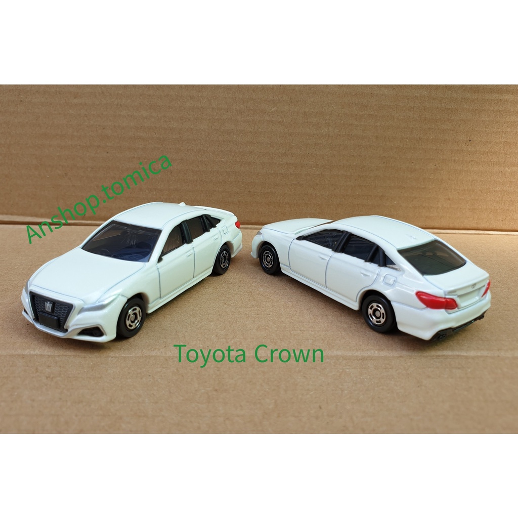 Xe mô hình tĩnh tomica Nhật Bản - Toyota Crown màu trắng