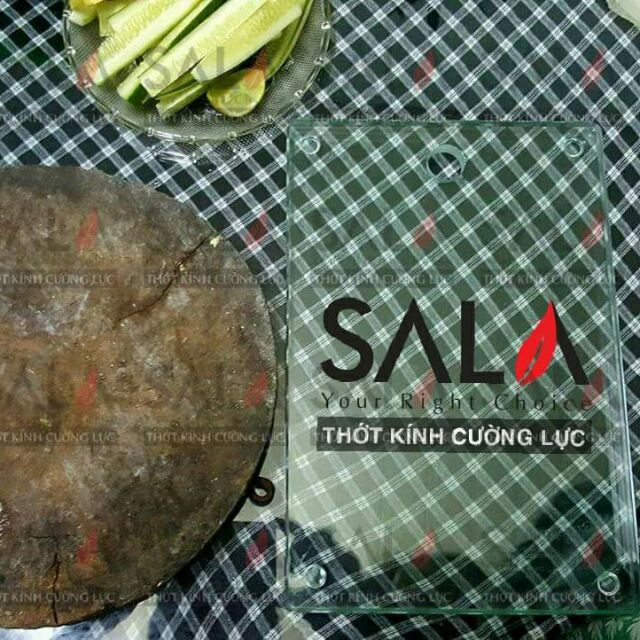 Thớt kính cường lực Sala