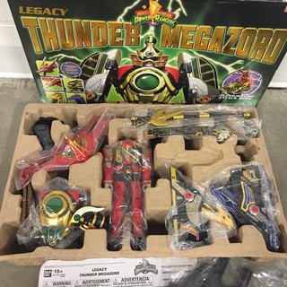 Mô hình Legacy ThuderMegaZord