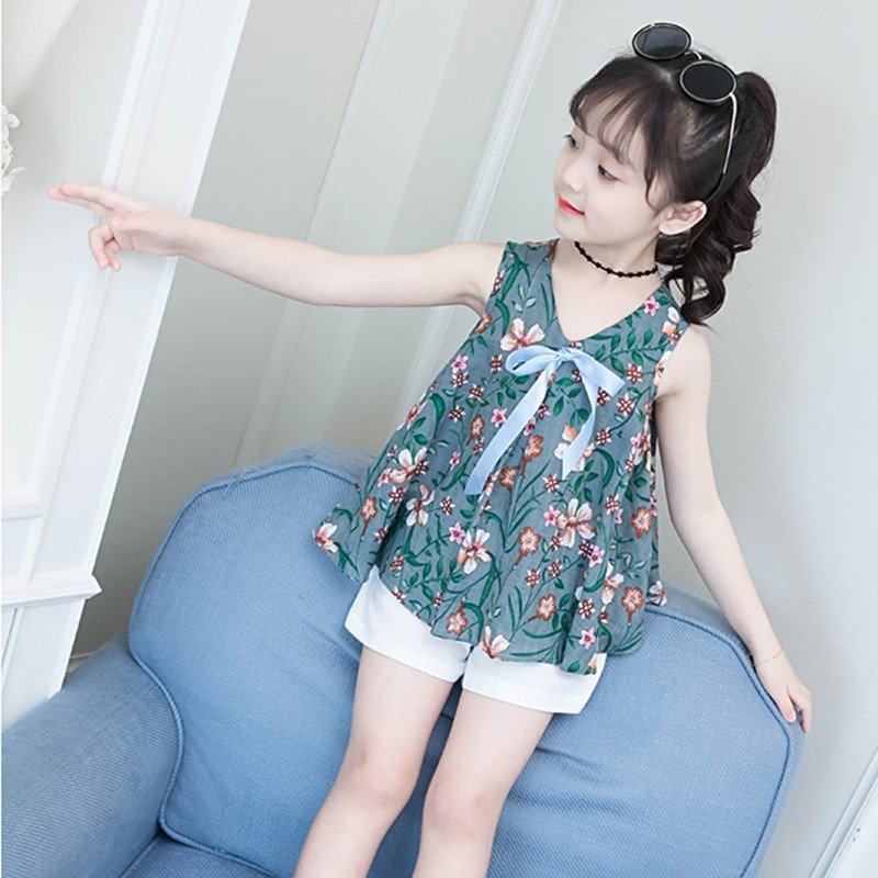 Set áo không tay in hoa kèm quần short xinh xắn cho bé gái