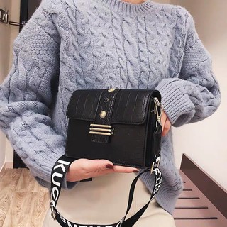Túi đeo chéo da rắn VC137